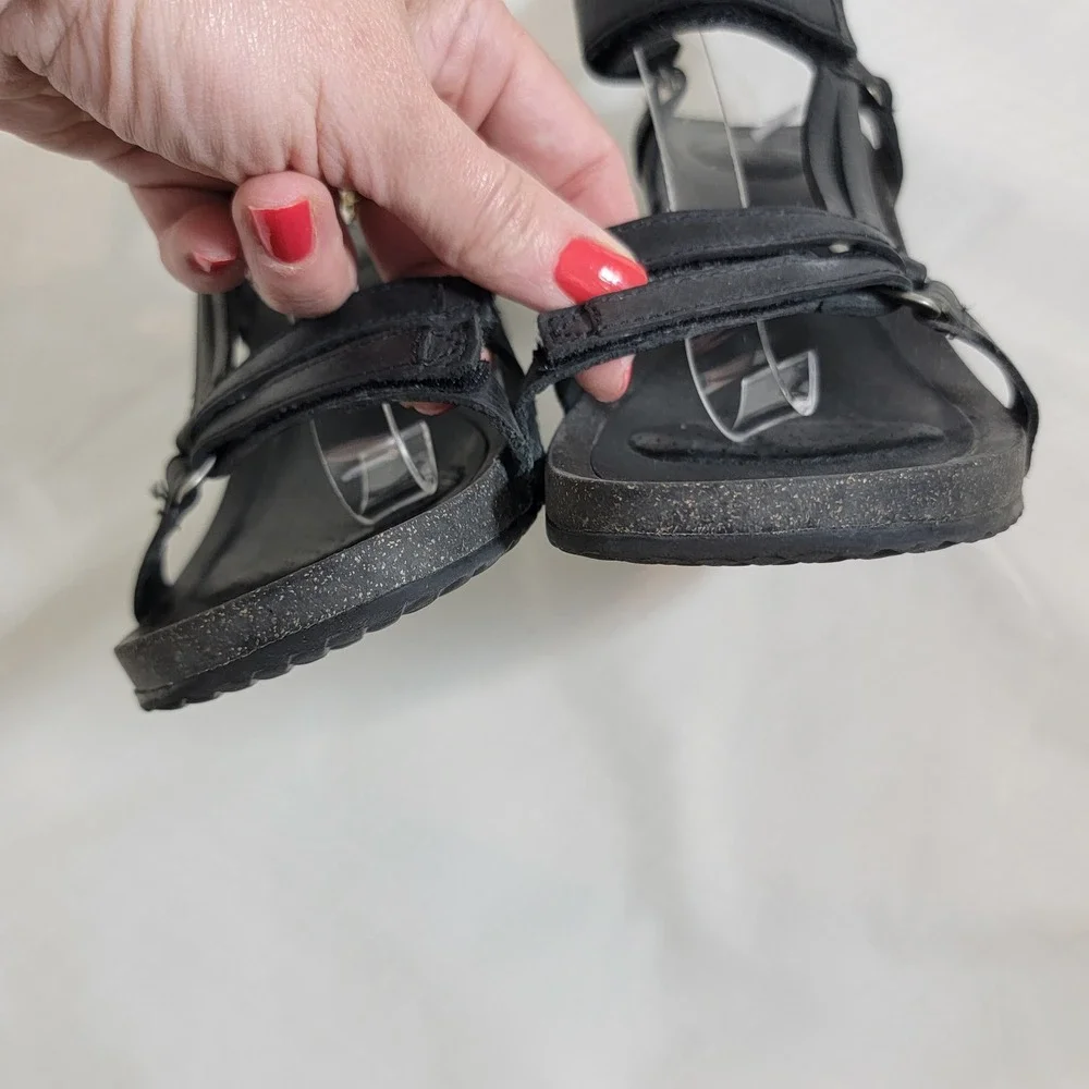 Teva Ysidro Universal Wedge Black Leather Strappy Sandals 1015119 7.5